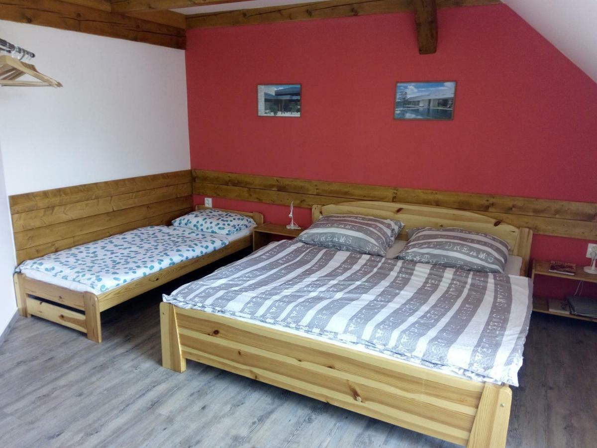 Family House 94 Daire Prosecne Dış mekan fotoğraf